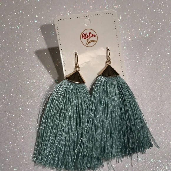 GORGEOUS BRUSHED GOLD CAP TEAL TASSEL EARRINGS!! - Picture 1 of 7